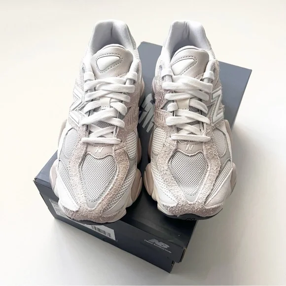New Balance 9060 Gray 8.5 women’s - Picture 4 of 8